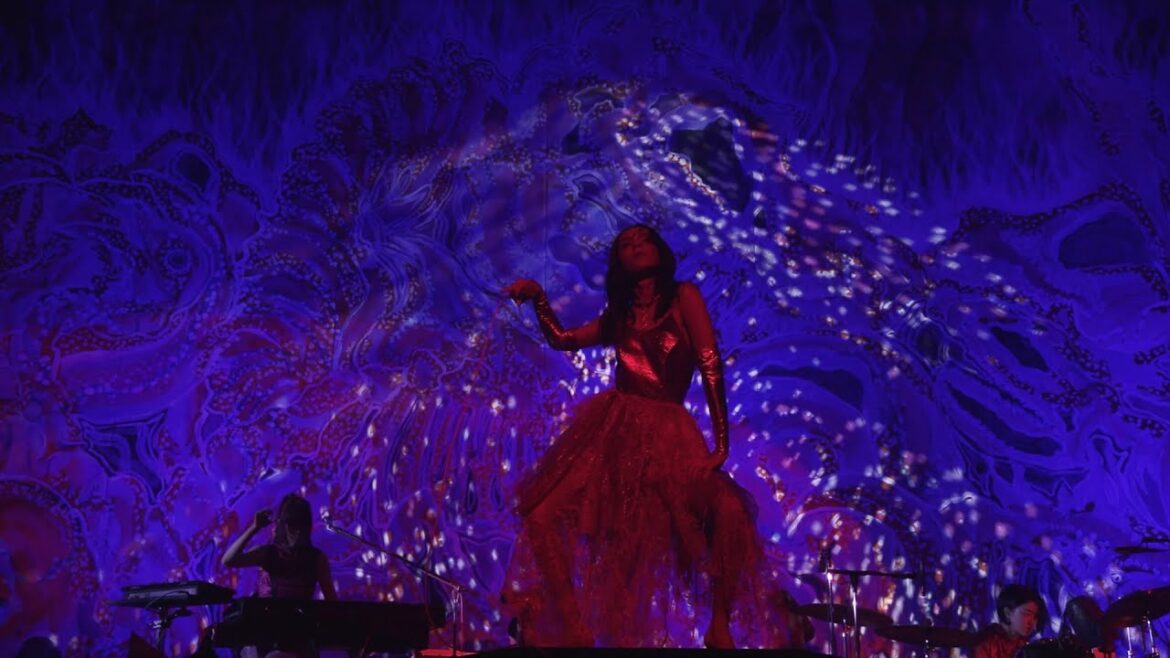 『十二次元』Live Clip(Live at TOKYO GARDEN THEATER) 『十二次元』Live Clip(Live at TOKYO GARDEN THEATER)