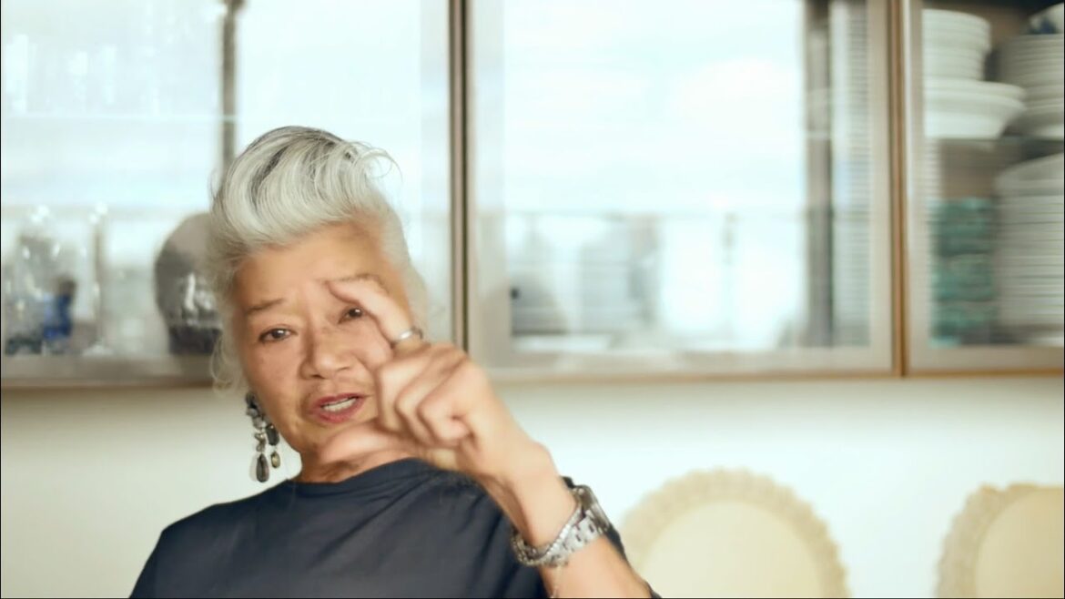 デザイナー島田順子さん、自分スタイルの秘訣は？「髪の毛は満月の日にセルフカット」｜Precious.jp