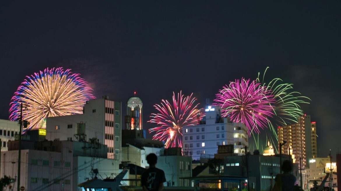 下関市からの関門海峡花火大会の様子