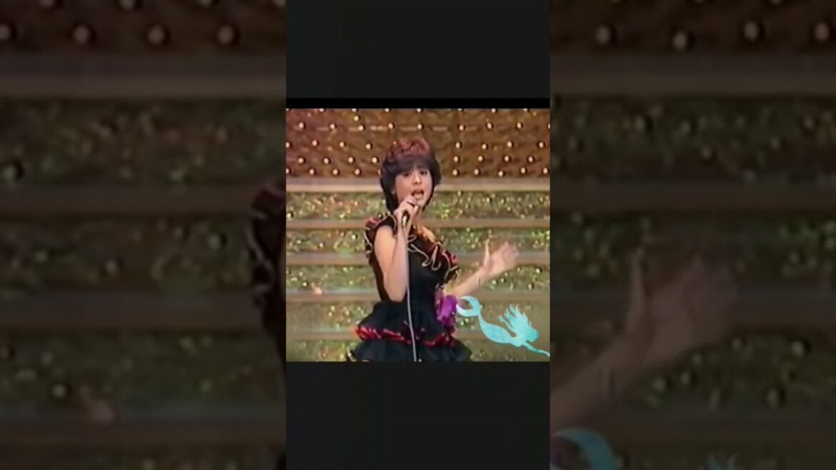 小泉今日子 松田聖子 まっ赤な女の子 vs 小麦色のマーメイド  この曲から左肩を出す癖がついた聖子ちゃん