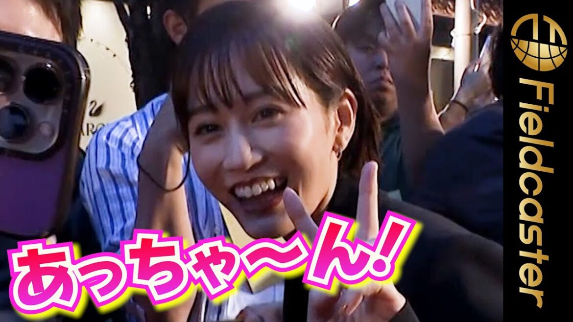 前田敦子の美脚　黒ドレスからチラリ　『第36回東京国際映画祭』