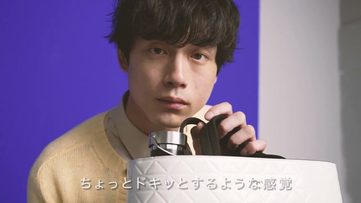 坂口健太郎とプラダが描く、あたらしい服の輪郭 坂口健太郎とプラダが描く、あたらしい服の輪郭