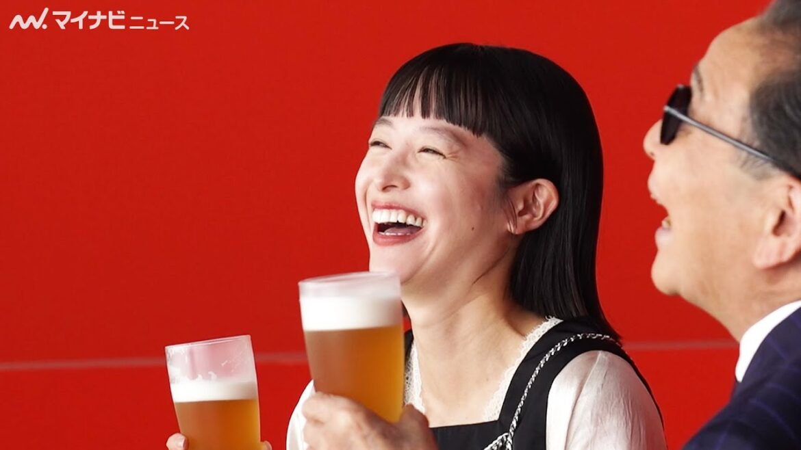 清野菜名、タモリと乾杯しいい笑顔！　「本麒麟」新CM＆インタビュー映像公開