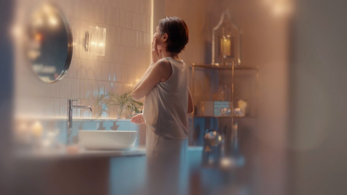吉瀬美智子出演 CANADEL TVCM「猫の視線」篇／15秒ver.