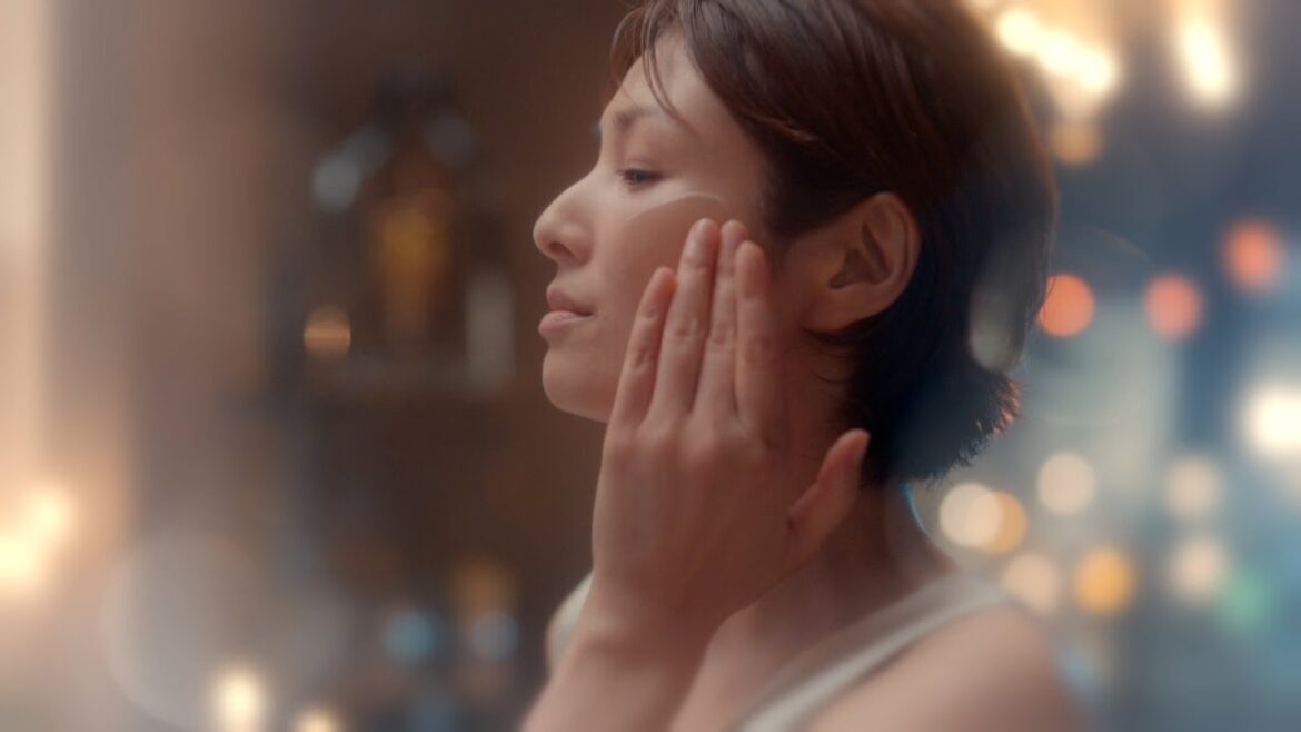 吉瀬美智子出演 CANADEL TVCM「モデルポーズ」篇／15秒ver.