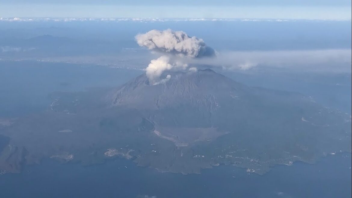 【桜島噴火】JAC操縦席からのアナウンス (種子島行き)