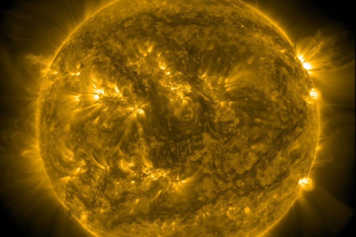 太陽活動「極大期」到来早まるか? 当初予想より活発、かつ長期になる見通し | NOAA内・宇宙天気予報センター News WACOCA