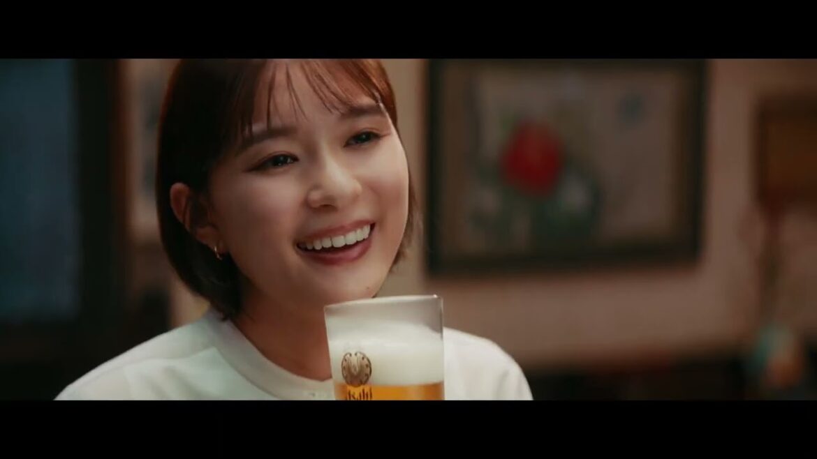 アサヒ生ビール CM 「今年も一年 おつかれ生です」篇 30秒 芳根京子 松下洸平