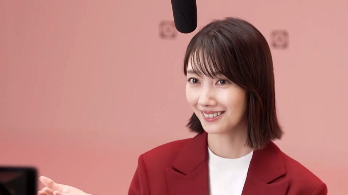 波瑠、撮影で緻密な動き求められる／JCB Smart Code CM＋メイキング＋コメント