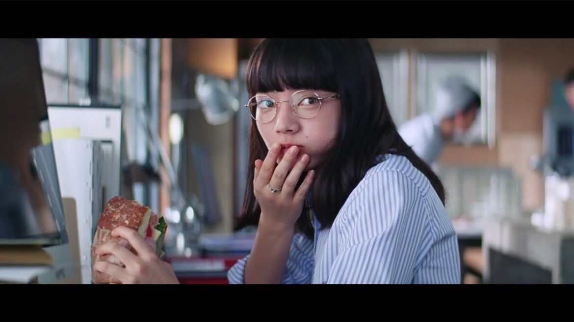 小松菜奈の“メガネ姿”にダメ出し？夏帆＆森星も納得の理由とは　「インテグレート」新TVCM「『がんばってる』を顔に出さない。」編　#Nana Komatsu　#Shiseido