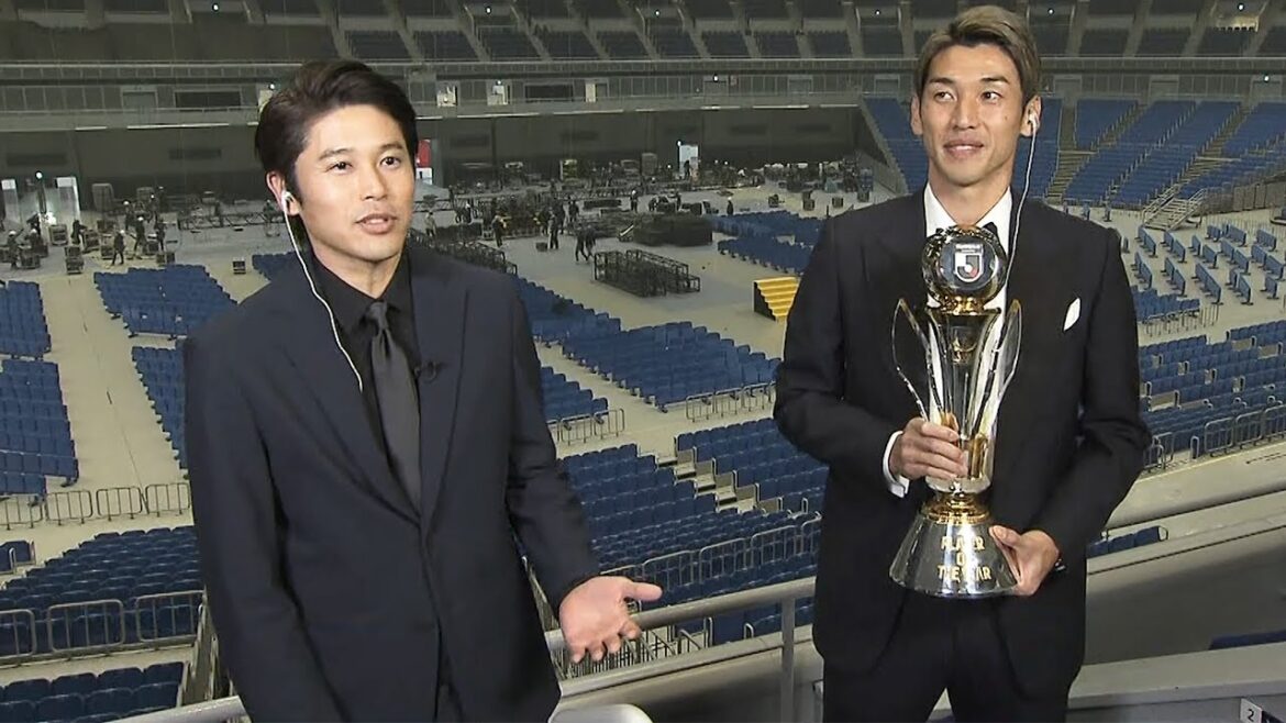 JリーグMVP大迫勇也に内田篤人が迫る