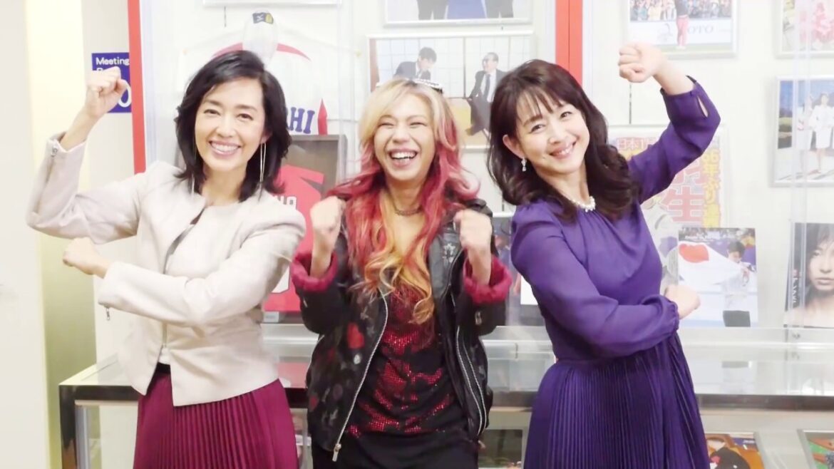 早見優と相田翔子が寺田恵子とＷｉｎｋポーズ！