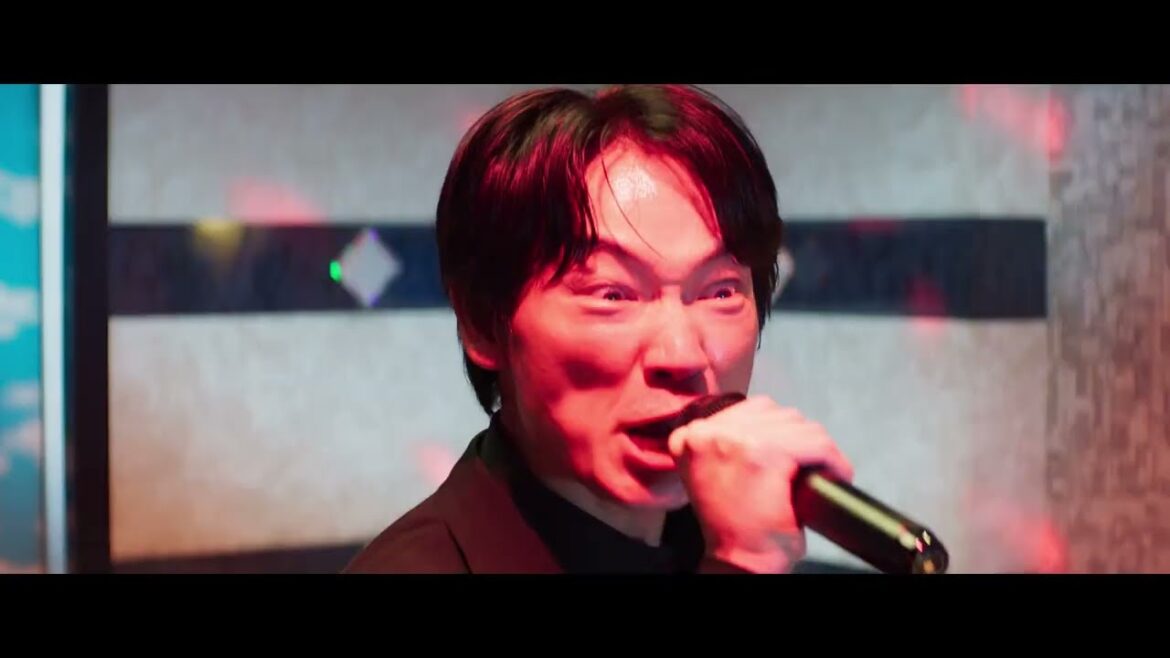 映画『カラオケ行こ!』成田狂児(綾野剛)の「紅」熱唱シーン! 映画『カラオケ行こ!』成田狂児(綾野剛)の「紅」熱唱シーン!