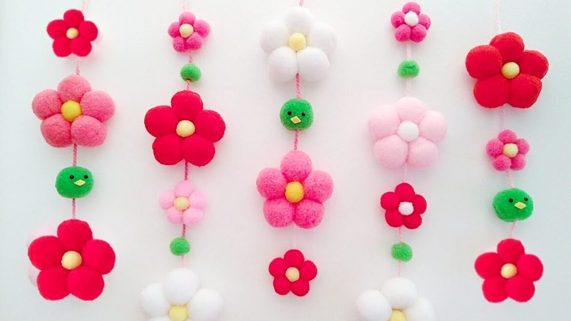 【簡単】ひな祭り💕梅と椿の吊るし飾り✨【うぐいす付き】グルーガン不要！花は縫わずにできます！冬の壁面飾り DIY How to make plums and camellias. pom pom