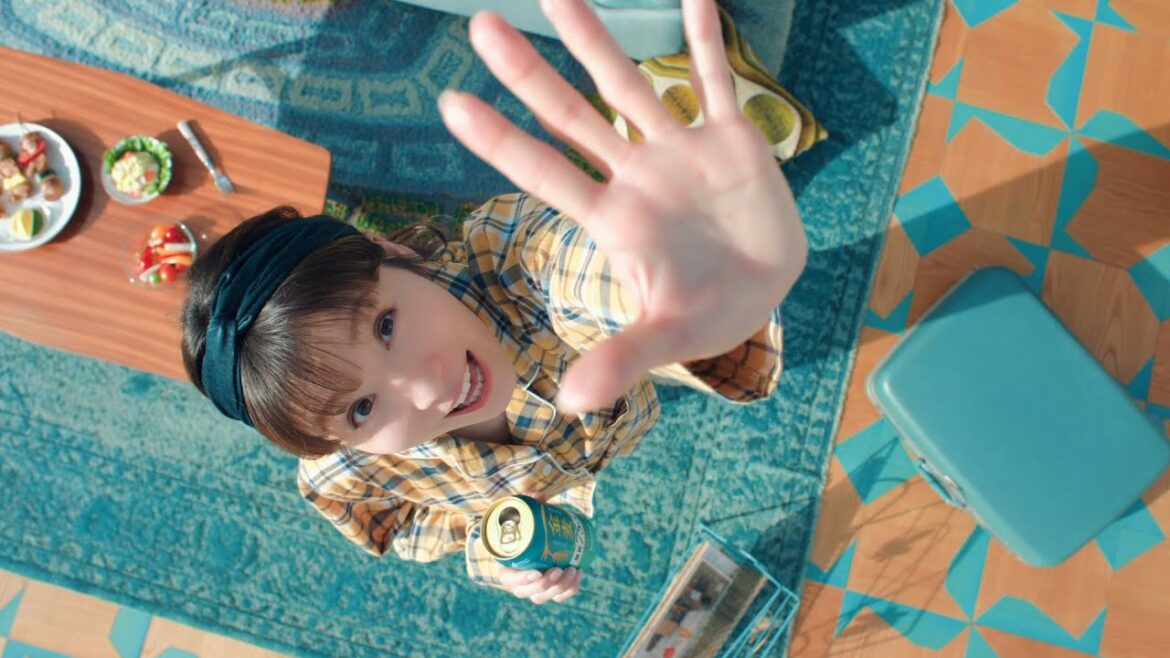 金麦〈糖質75％オフ〉『パーっ！パ―っ！パーっ！』篇 15秒 松岡茉優 サントリー CM