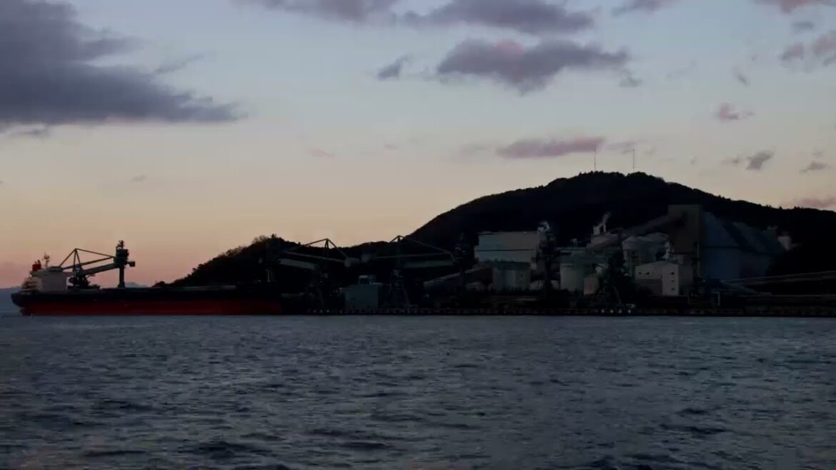 2024/2/18(日)17:30、京都府舞鶴市湾口の美しい夕暮れ＠舞鶴親海公園、千歳