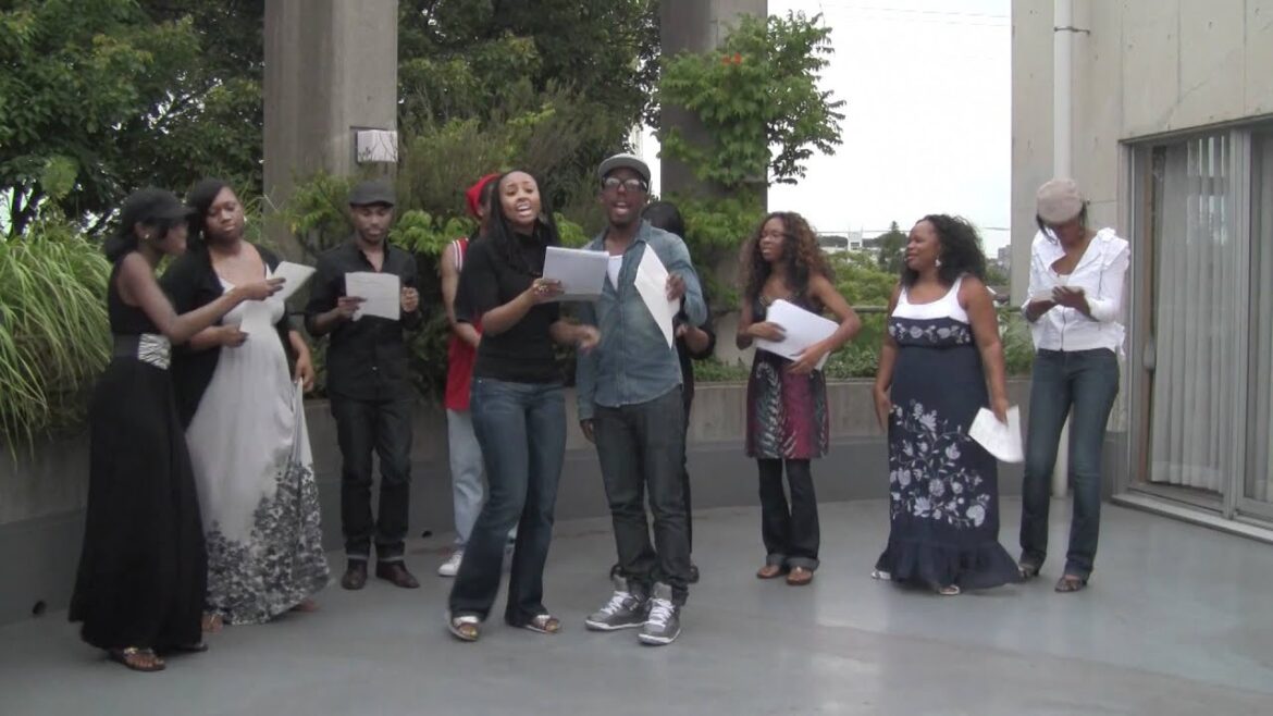 『崖の上のポニョ』 Gake No Ue No Ponyo -- The Glory Gospel Singers