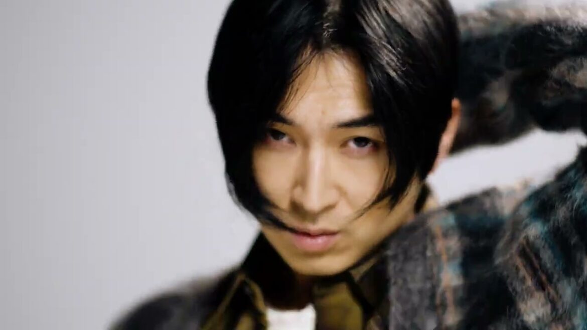 松田翔太が纏うメゾン マルジェラ。浸色のポートレート