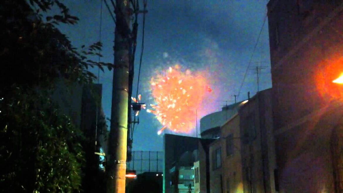 神宮外苑花火大会