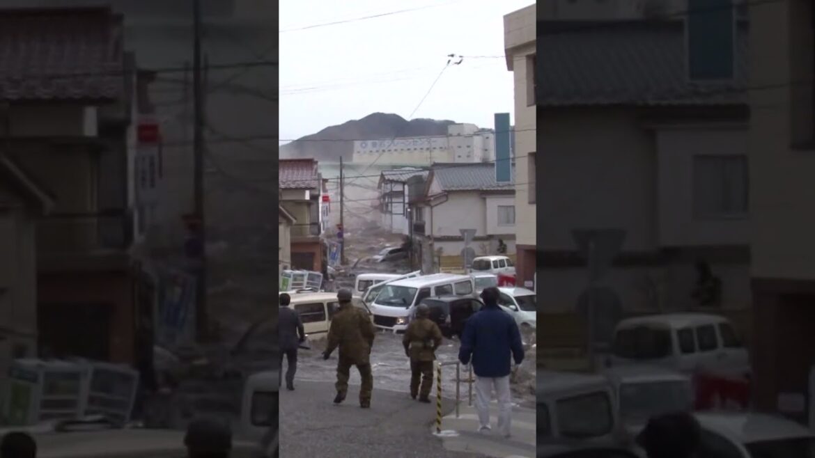 【震災を忘れない】岩手・釜石市を襲った津波 #東日本大震災 #shorts #津波 #tsunami #311 【震災を忘れない】岩手・釜石市を襲った津波 #東日本大震災 #shorts #津波 #tsunami #311