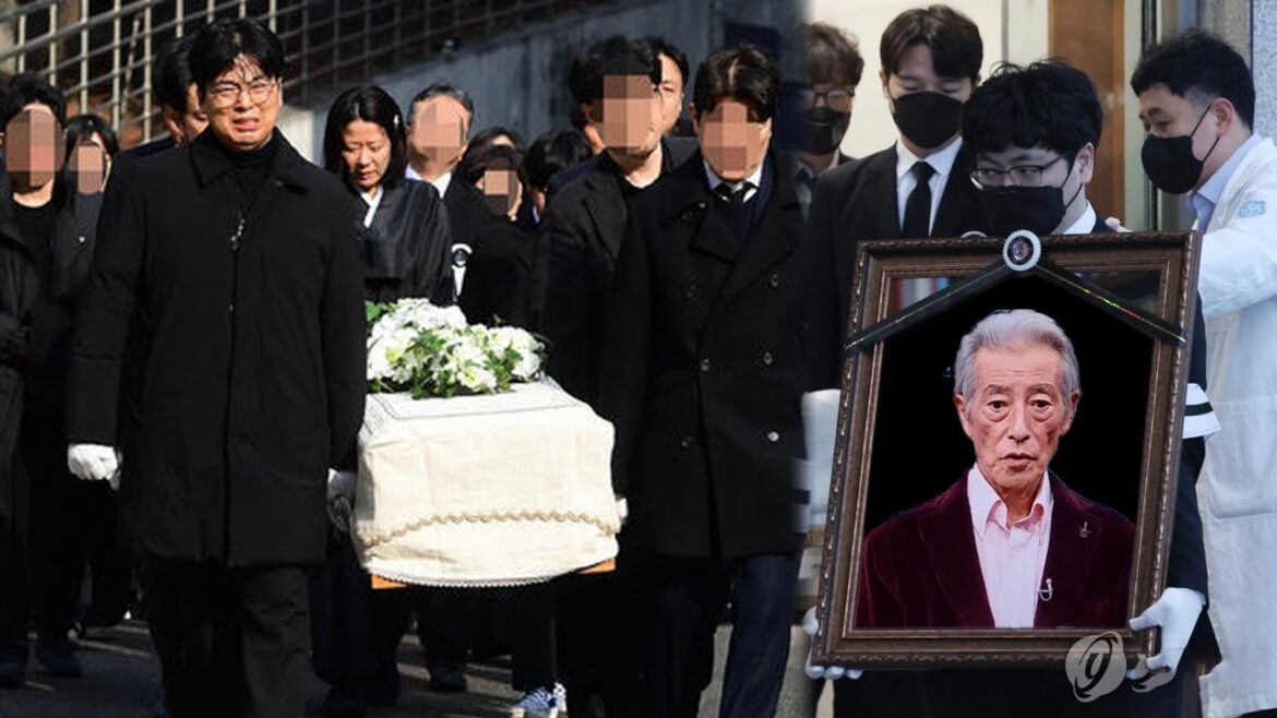 今朝行われた俳優の神田正輝さんの葬儀には、多くのファンが敬意を表して彼に別れを告げに訪れた。