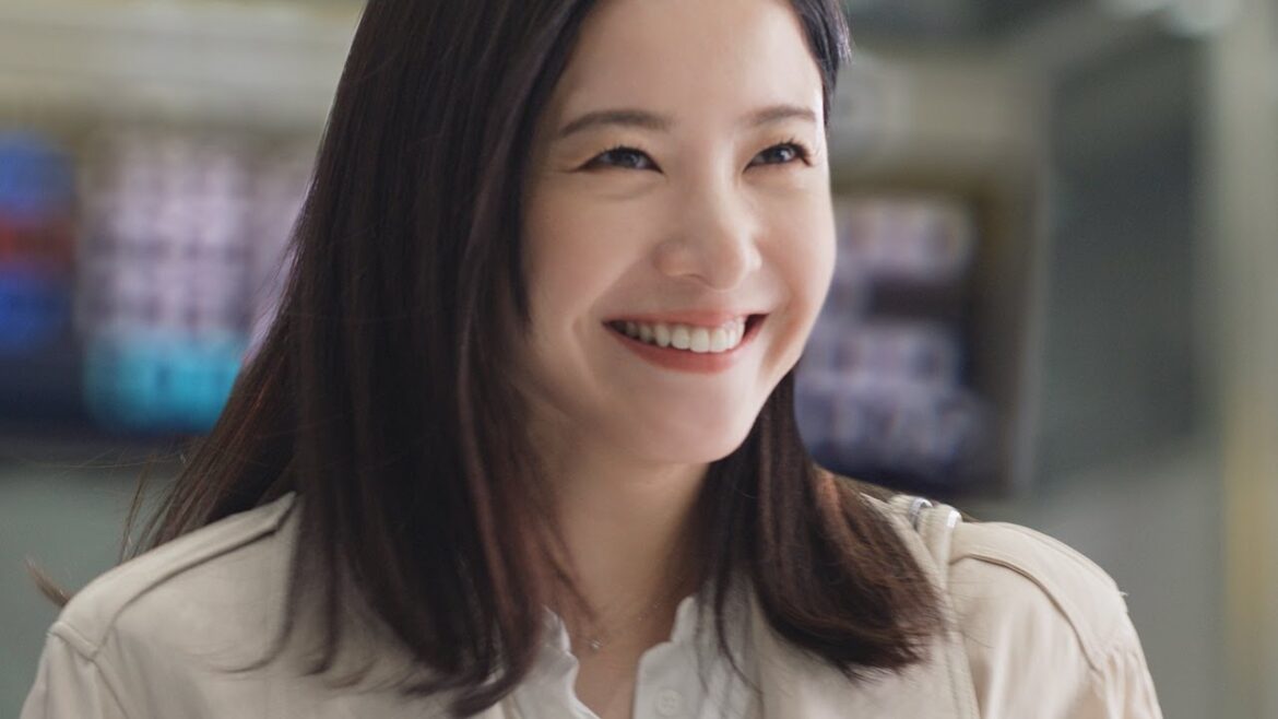 吉高由里子、笑顔で駆け寄る！　JR東海新CMに出演　ハナレグミが「会いにいこう」新バージョン歌唱　「いこう。待ってる人がいる。」編