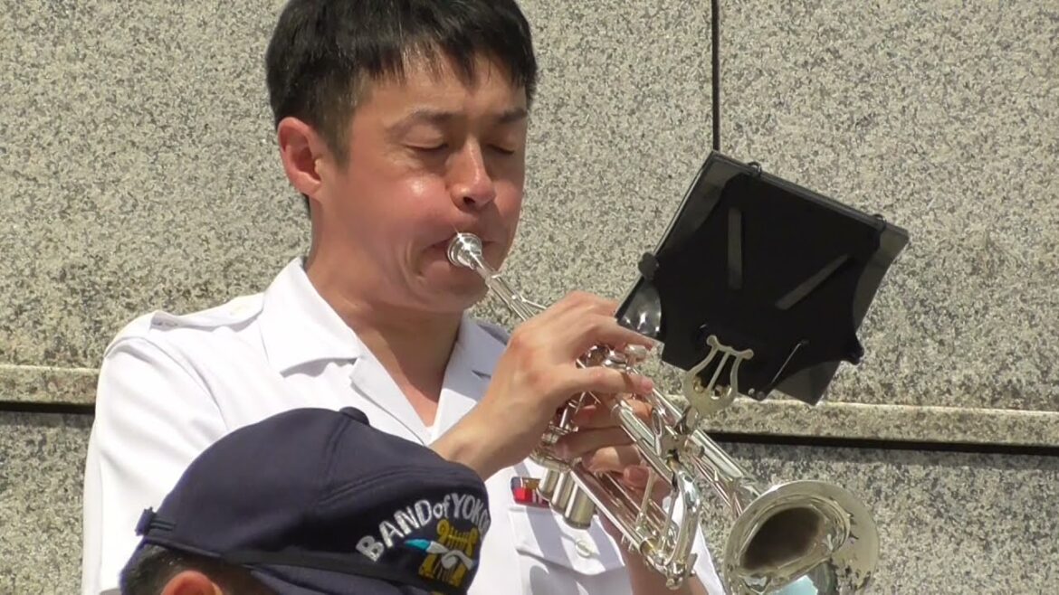 横浜開港祭2022  海上自衛隊横須賀音楽隊 ご演奏開始前♬
