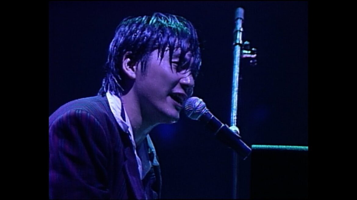 【公式】尾崎豊「卒業」 (LIVE CORE IN TOKYO DOME 1988・9・12)【4thシングル】YUTAKA OZAKI／Sotsugyo　GRADUATION