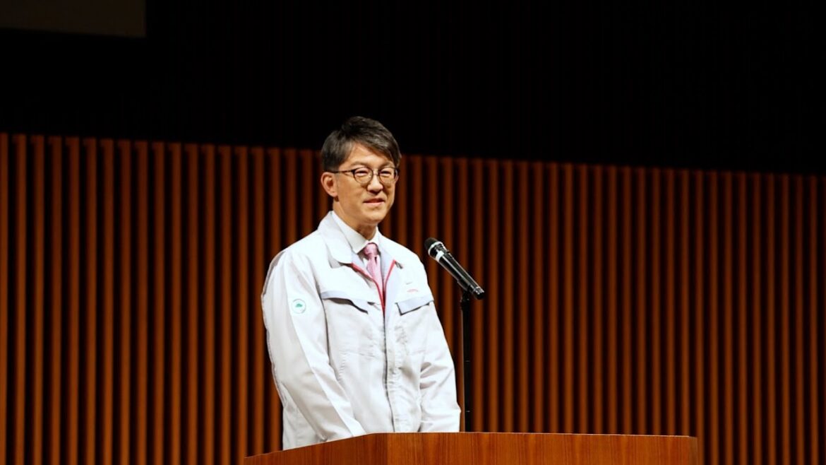 トヨタ自動車入社式　佐藤恒治社長があいさつ