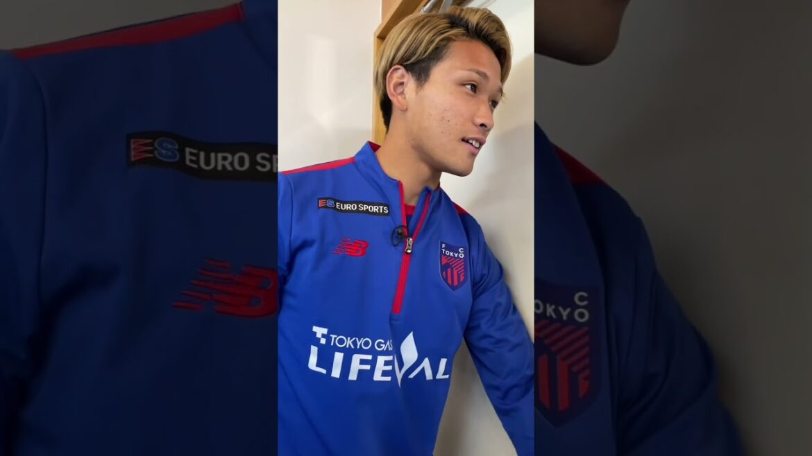 🔵🔴 #松木玖生 選手、 #荒木遼太郎 選手が #内田篤人 さんにサプライズで誕生日ケーキを贈りました!!👏🎂 #shorts 🔵🔴 #松木玖生 選手、 #荒木遼太郎 選手が #内田篤人 さんにサプライズで誕生日ケーキを贈りました!!👏🎂 #shorts