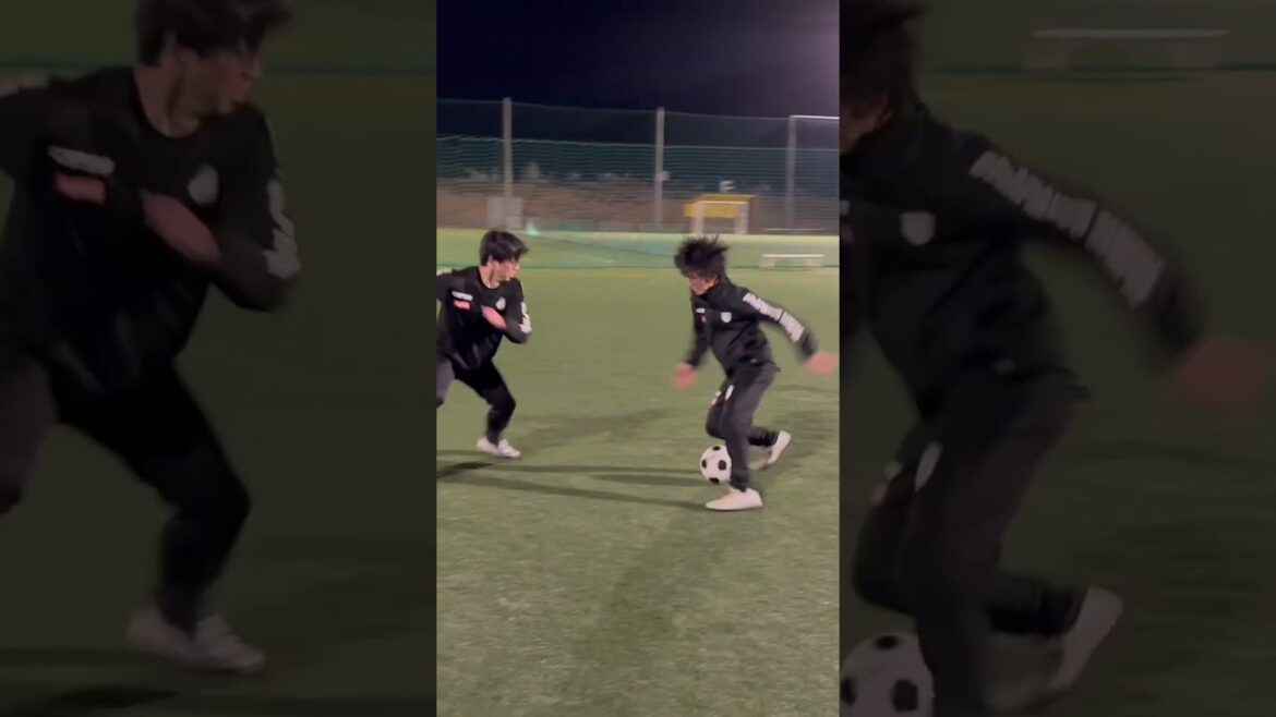 シザースが上手い人のボールの持ち方。