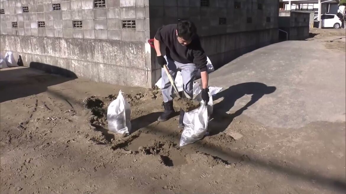 【地震5日目】泥の撤去など復旧続く 新潟市西区では341戸で断水続く(午前8時現在) 《新潟》#tsunami #earthquake #japan 【地震5日目】泥の撤去など復旧続く 新潟市西区では341戸で断水続く(午前8時現在) 《新潟》#tsunami #earthquake #japan