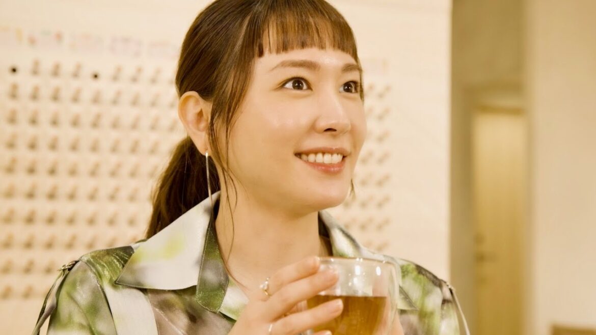 新垣結衣、カラダとココロの健康のために気をつけていることは?/十六茶ポップアップショップ来店+メイキング+インタビュー 新垣結衣、カラダとココロの健康のために気をつけていることは?/十六茶ポップアップショップ来店+メイキング+インタビュー