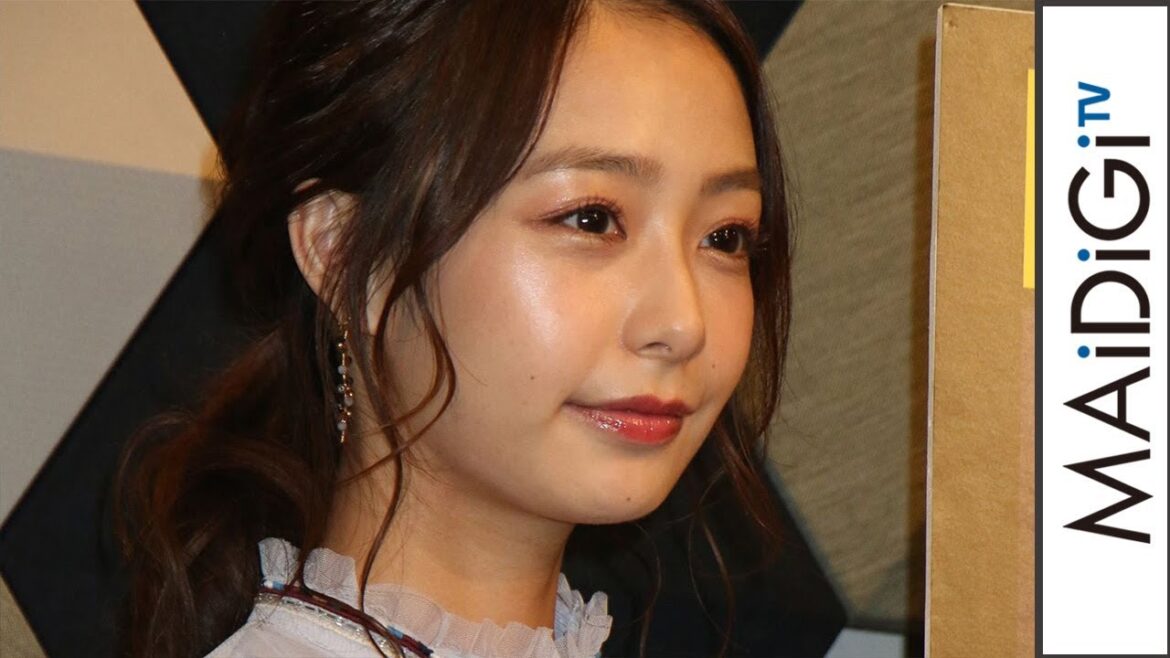宇垣美里、シースルーから美脚見せ　ノースリーブワンピで涼しげに　映画「ピアッシング」公開直前イベント