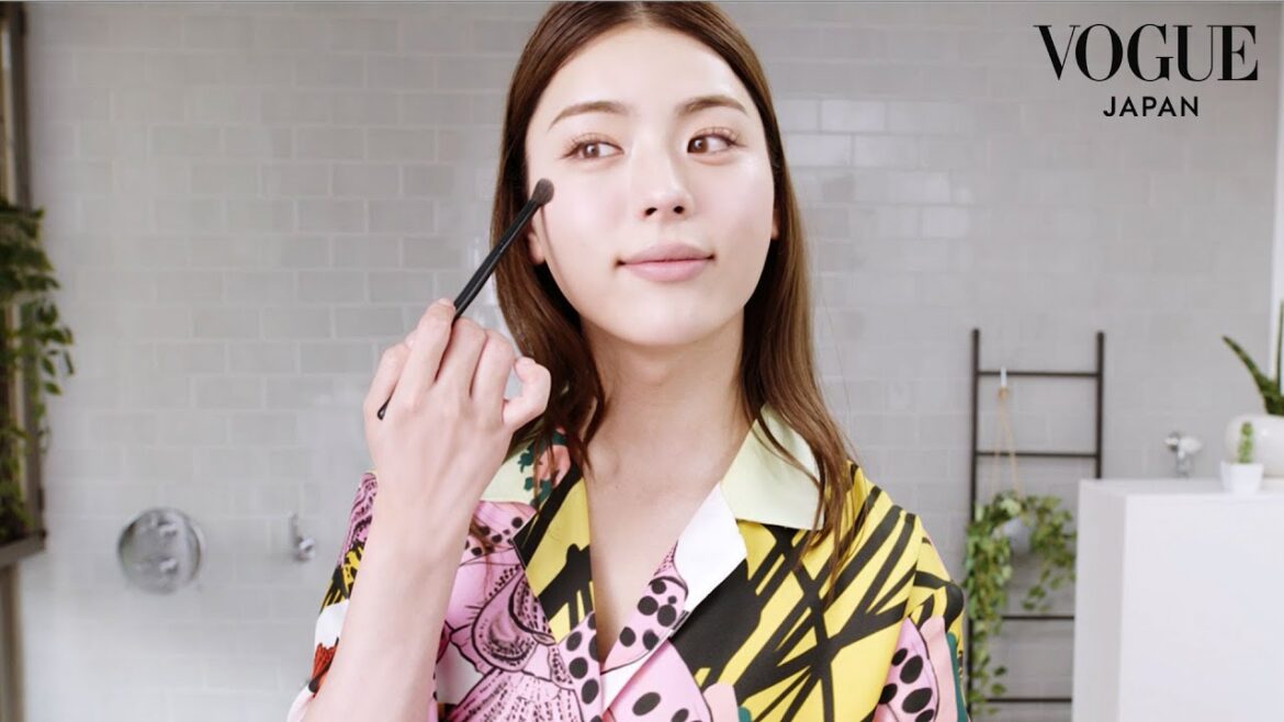 井手上漠のかわいいも、かっこいいも使えるテクニック必見！毎日メイク。| Beauty Secrets | VOGUE JAPAN