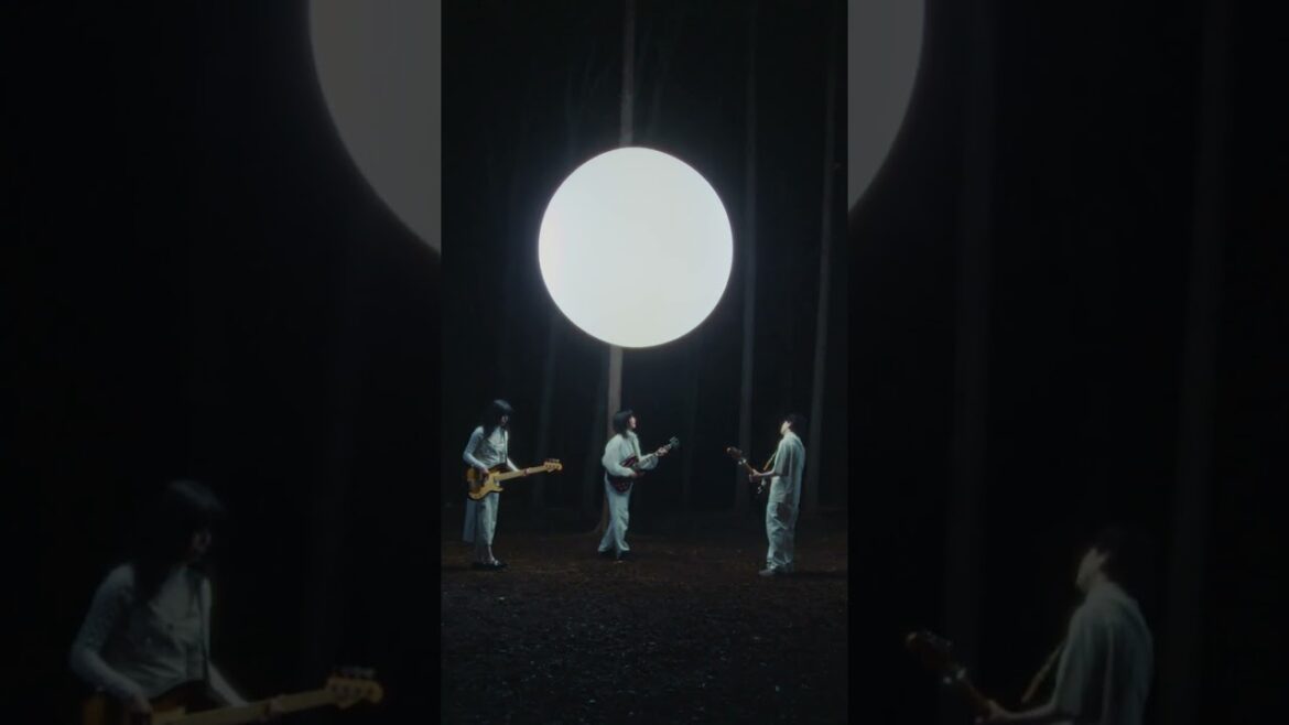 Homecomings - Moon Shaped (Official Music Video)  #shorts
