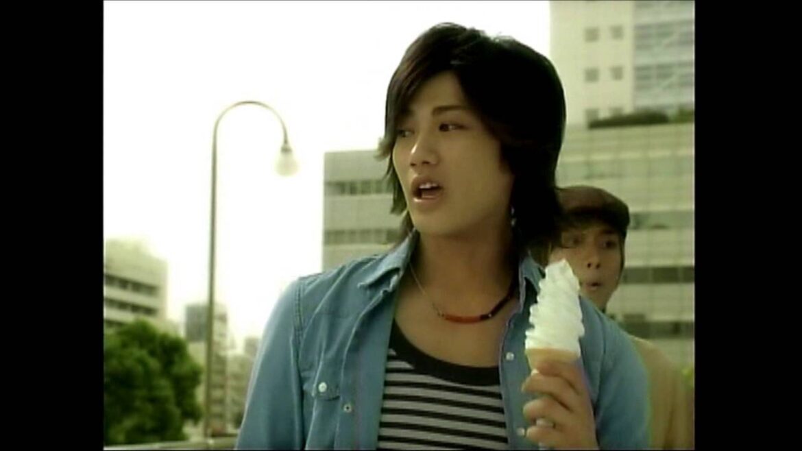 NTT DoCoMo ｢なんか暑くね？…｣ - 赤西仁／横尾渉