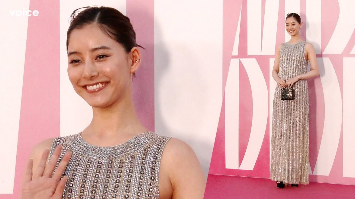 新木優子、美しさ放つエレガントなヌーディードレス　優子スマイルも！