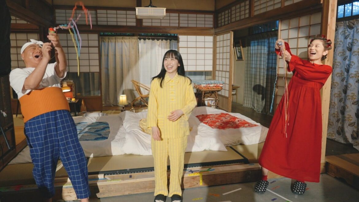 芦田愛菜20歳の誕生日をバカボンのパパとママも祝福！お祝いムービー Y!mobile「娘よ。」篇公開！