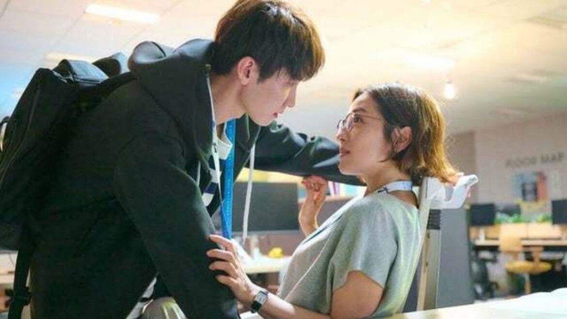 渡辺翔太(Snow Man)×中村アンW主演ドラマ『青島くんはいじわる』より、あらたなキュン写真公開 渡辺翔太(Snow Man)×中村アンW主演ドラマ『青島くんはいじわる』より、あらたなキュン写真公開