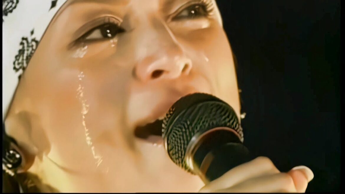 [Upscaled]浜崎あゆみ - A Song is born (2002.07.28 Live)