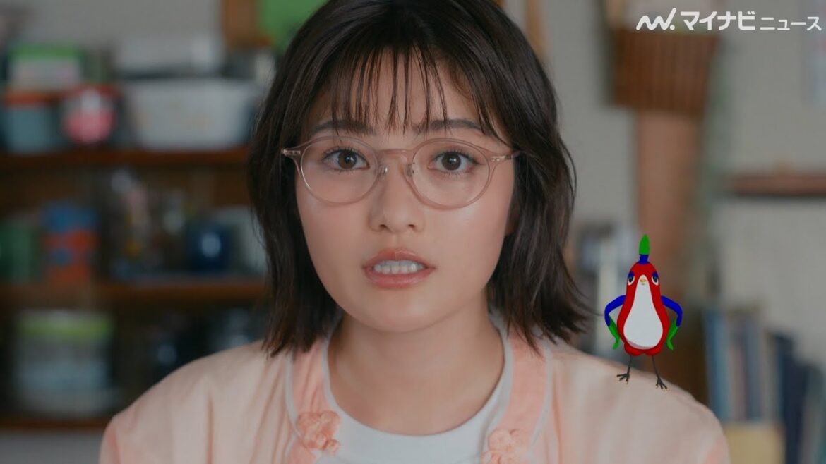 井上咲楽、鳥のような首の動きでお得感をアピール！？黒崎煌代と姉弟役で共演 日本郵便 ゆうパック 新CM＆メイキング＆インタビュー公開