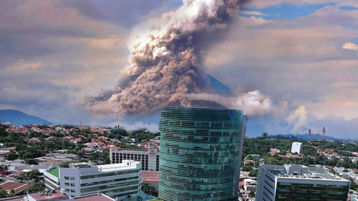Volcano Sakurajima has awakened. Japan is in danger Volcano Sakurajima has awakened. Japan is in danger
