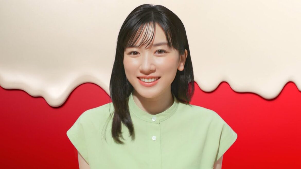 永野芽郁  モスバーガー 「白いモスバーガー白くて白い、白いモス」篇 TVCM
