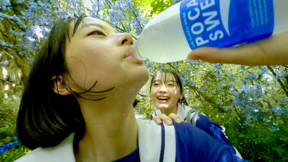 【ポカリスエット】椿&池端杏慈、現役中高生が120mの階段を猛ダッシュ！ポカリスエット2024 CM