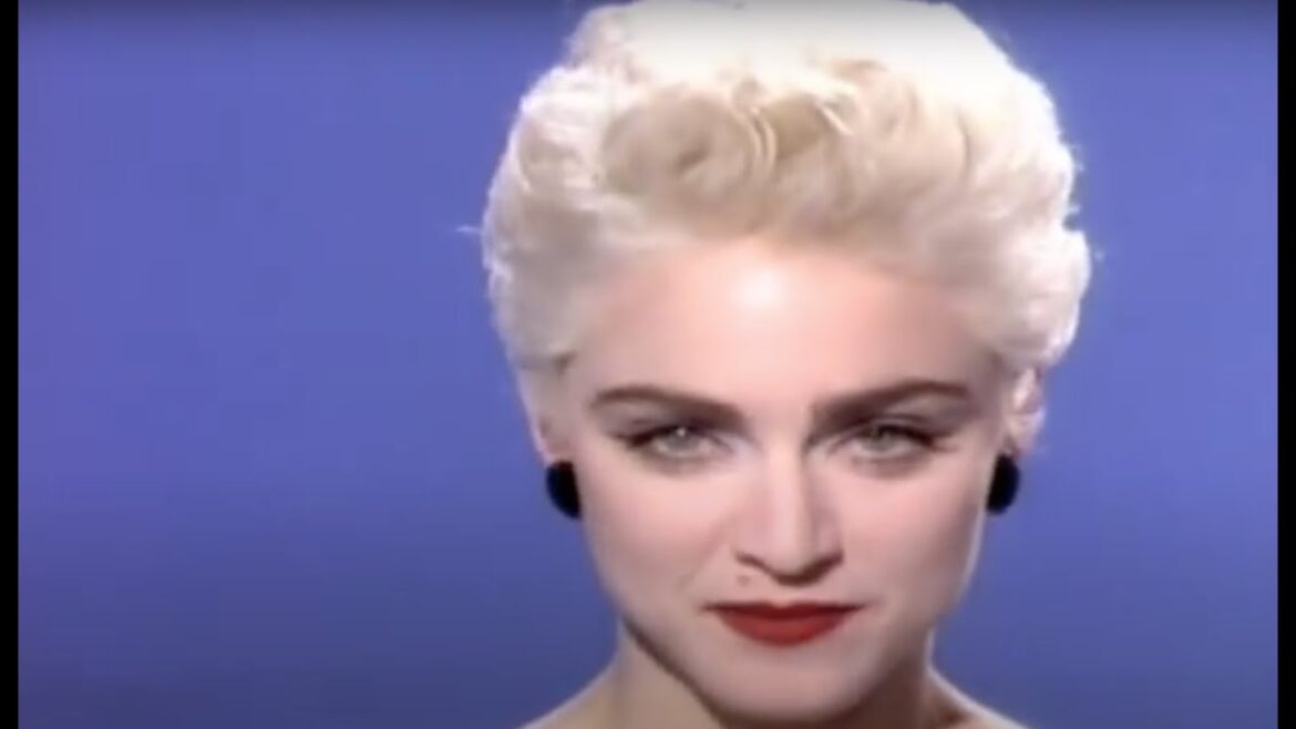 Madonna – True Blue (Official Video) Madonna - True Blue (Official Video)