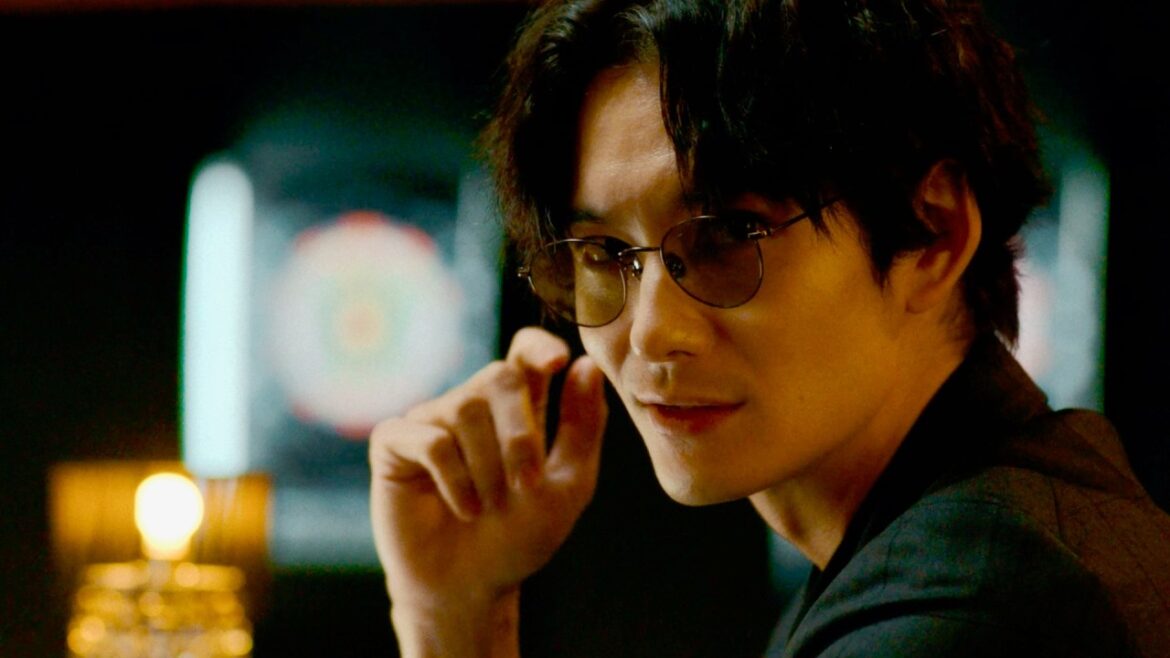 内野聖陽×岡田将生、詐欺師の騙し合い！川栄李奈、森川葵出演／映画『アングリースクワッド 公務員と7人の詐欺師』特報