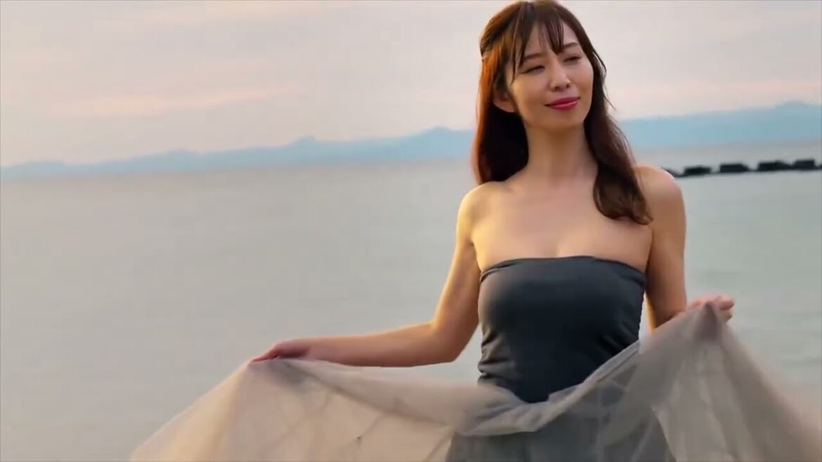塩地美澄さんの最高級の脇と胸とデコルテ