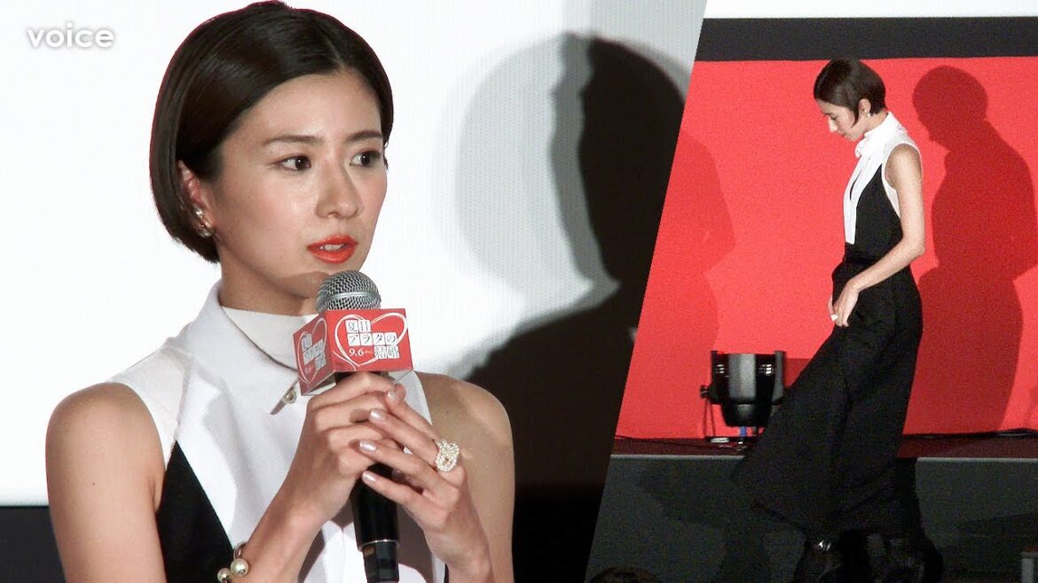 黒島結菜、出産後初の公の場　ノースリドレス姿で美スタイル　劇中から飛び出し婚姻届も：映画『夏目アラタの結婚』ジャパンプレミア