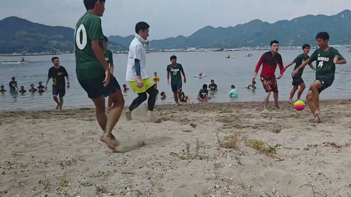 2024ヒューマンビーチ長瀬　ミニサッカーゲーム　観音高校サッカー部VSおじさんチーム#観音高校サッカー部#ミニゲーム #サッカー部